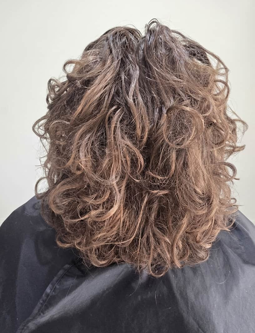 Coarse strands lacking moisture and shape.
